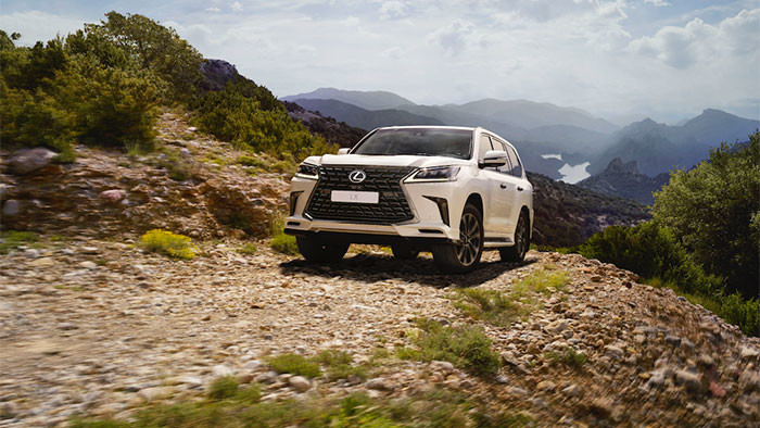 Lexus выпустил спецверсию внедорожника LX в России